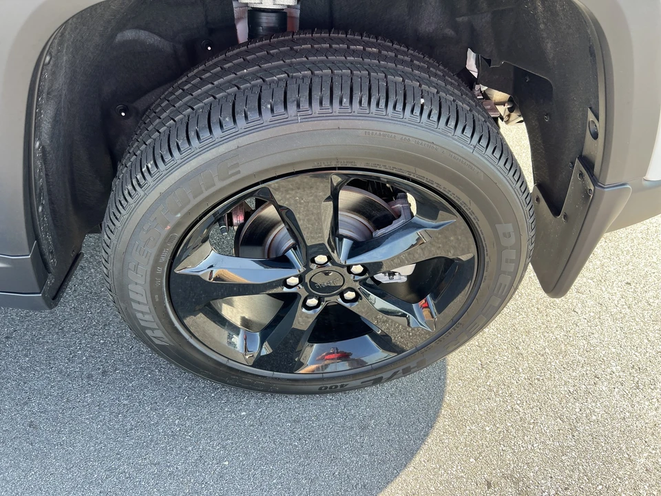 2025 Jeep WL Grand Cherokee - Image 11 of 29