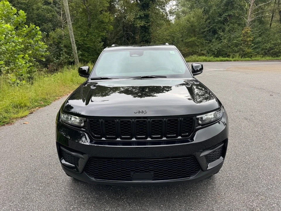 2025 Jeep WL Grand Cherokee - Image 3 of 12