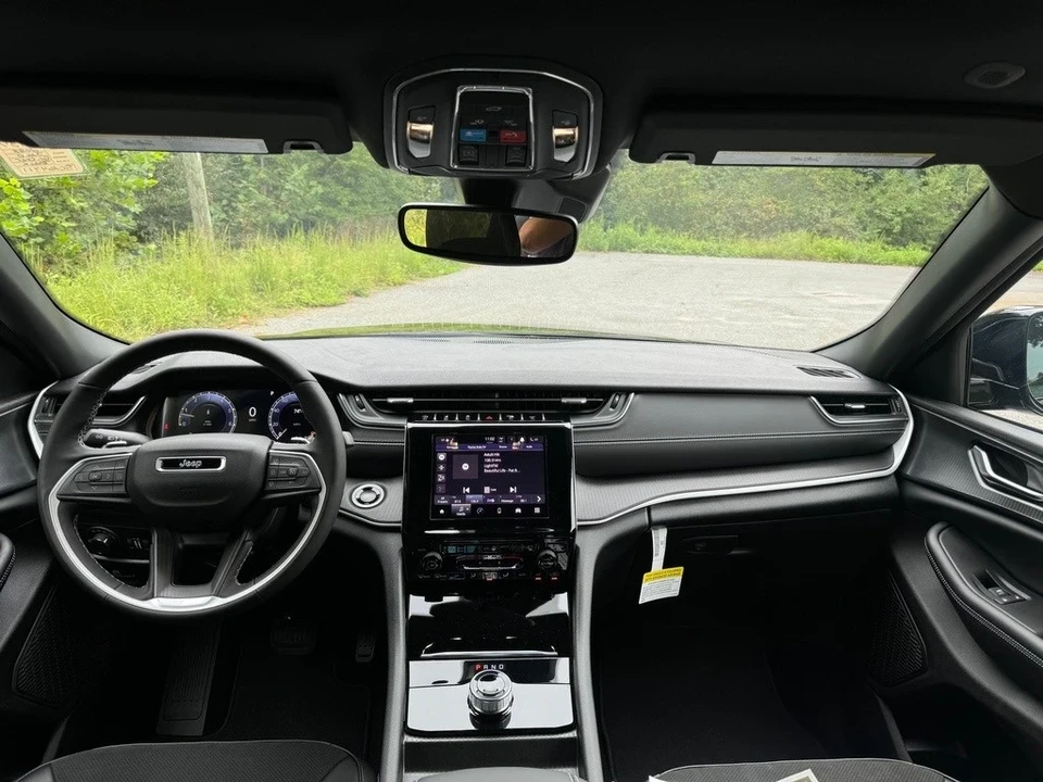 2025 Jeep WL Grand Cherokee - Image 10 of 12