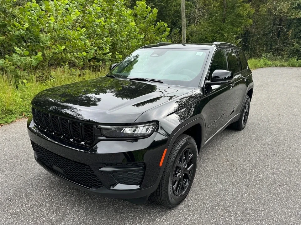 2025 Jeep WL Grand Cherokee - Image 2 of 12