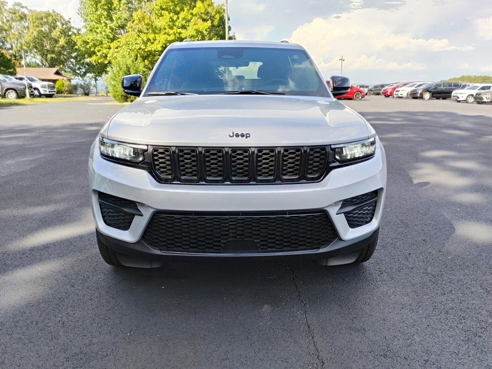 2025 Jeep WL Grand Cherokee - Image 2 of 12