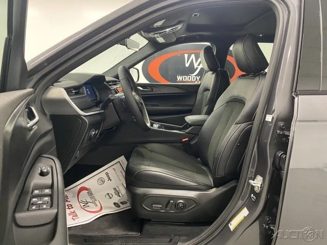 2025 Jeep WL Grand Cherokee - Image 11 of 12