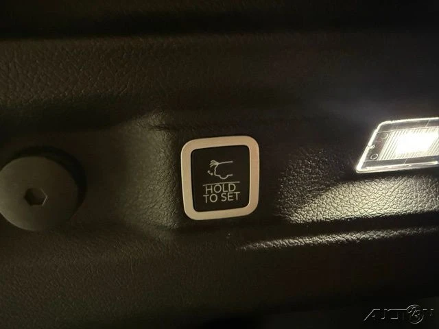 2025 Jeep WL Grand Cherokee - Image 10 of 13