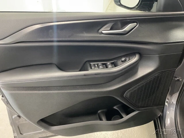 2025 Jeep WL Grand Cherokee - Image 9 of 12