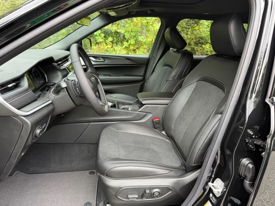 2025 Jeep WL Grand Cherokee - Image 12 of 12