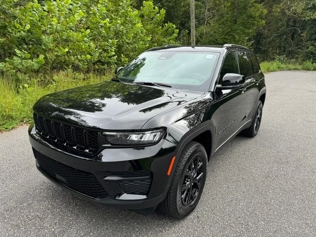 2025 Jeep KL Cherokee - Image 2 of 12
