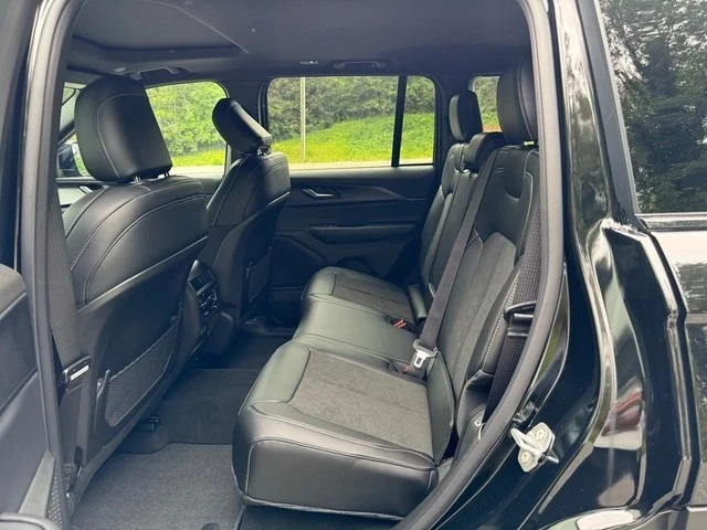 2025 Jeep WL Grand Cherokee - Image 14 of 21