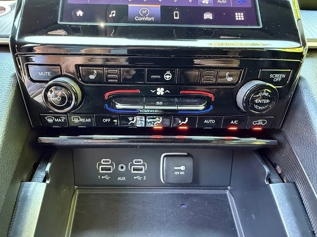 2025 Jeep WL Grand Cherokee - Image 24 of 31