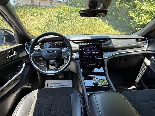 2025 Jeep WL Grand Cherokee - Image 10 of 31