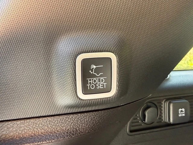 2025 Jeep WL Grand Cherokee - Image 17 of 21