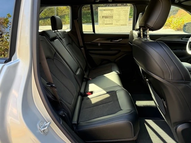 2025 Jeep WL Grand Cherokee - Image 19 of 21