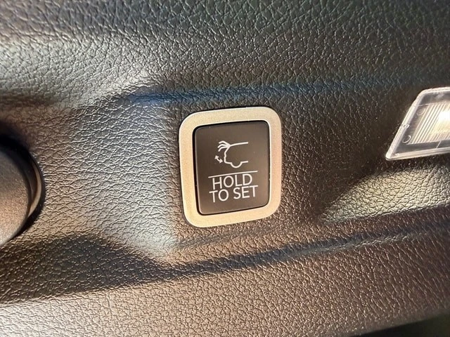 2025 Jeep WL Grand Cherokee - Image 19 of 31