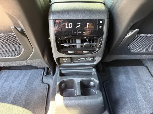 2025 Jeep WL Grand Cherokee - Image 16 of 31