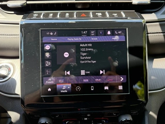 2025 Jeep WL Grand Cherokee - Image 25 of 31