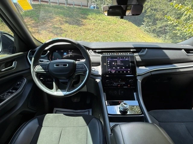 2025 Jeep WL Grand Cherokee - Image 10 of 31