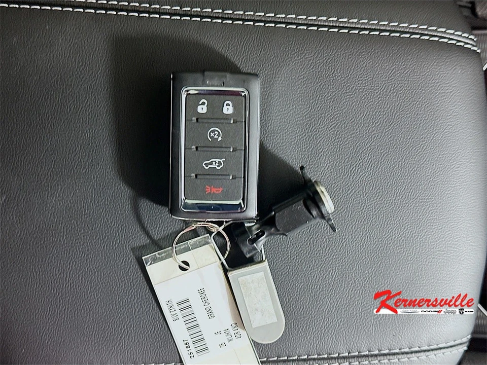 2025 Jeep WL Grand Cherokee - Image 20 of 21