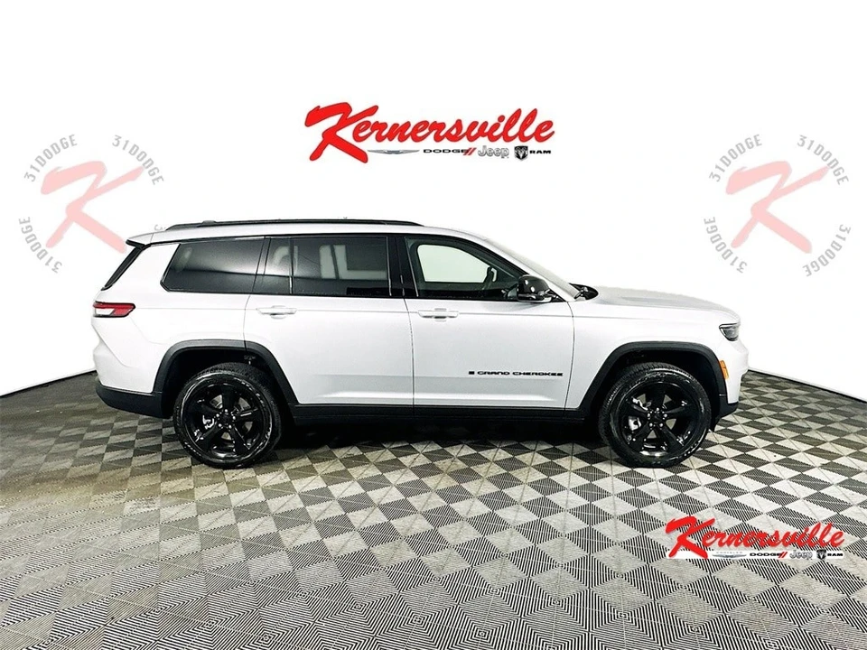 2025 Jeep KL Cherokee - Image 8 of 21