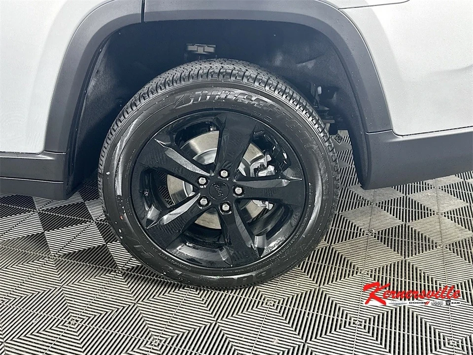 2025 Jeep WL Grand Cherokee - Image 17 of 21