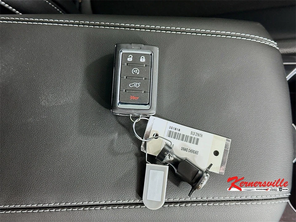 2025 Jeep WL Grand Cherokee - Image 20 of 21