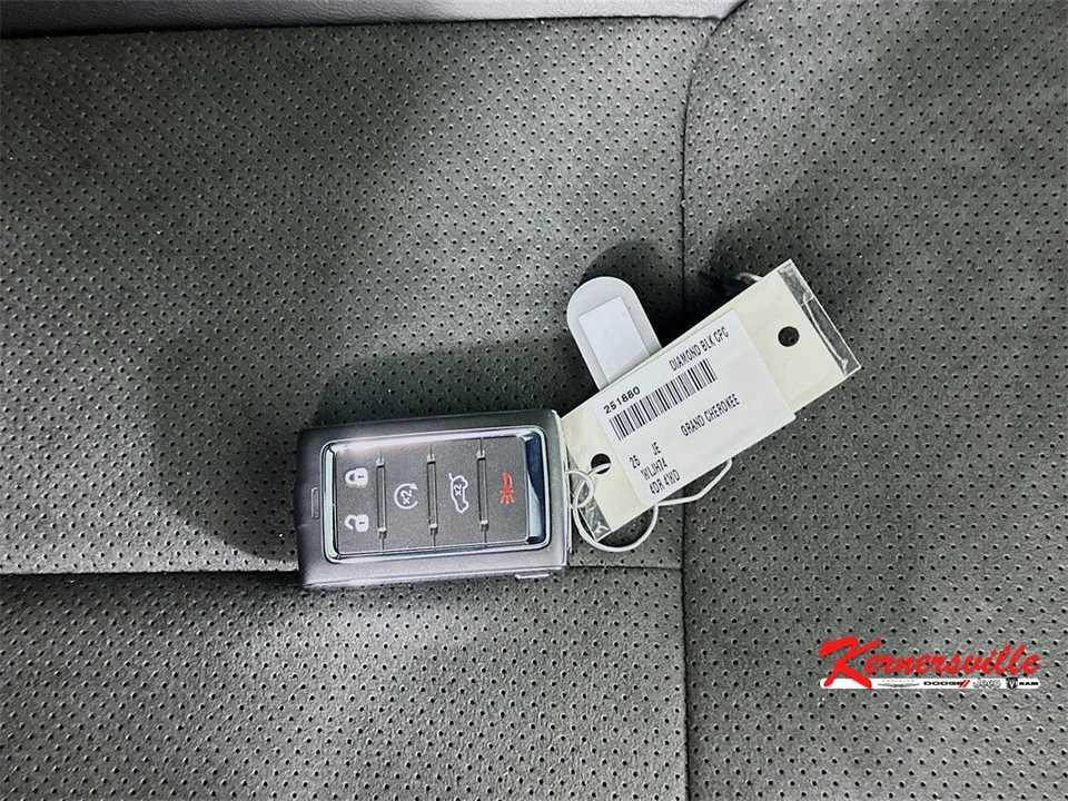 2025 Jeep KL Cherokee - Image 19 of 21