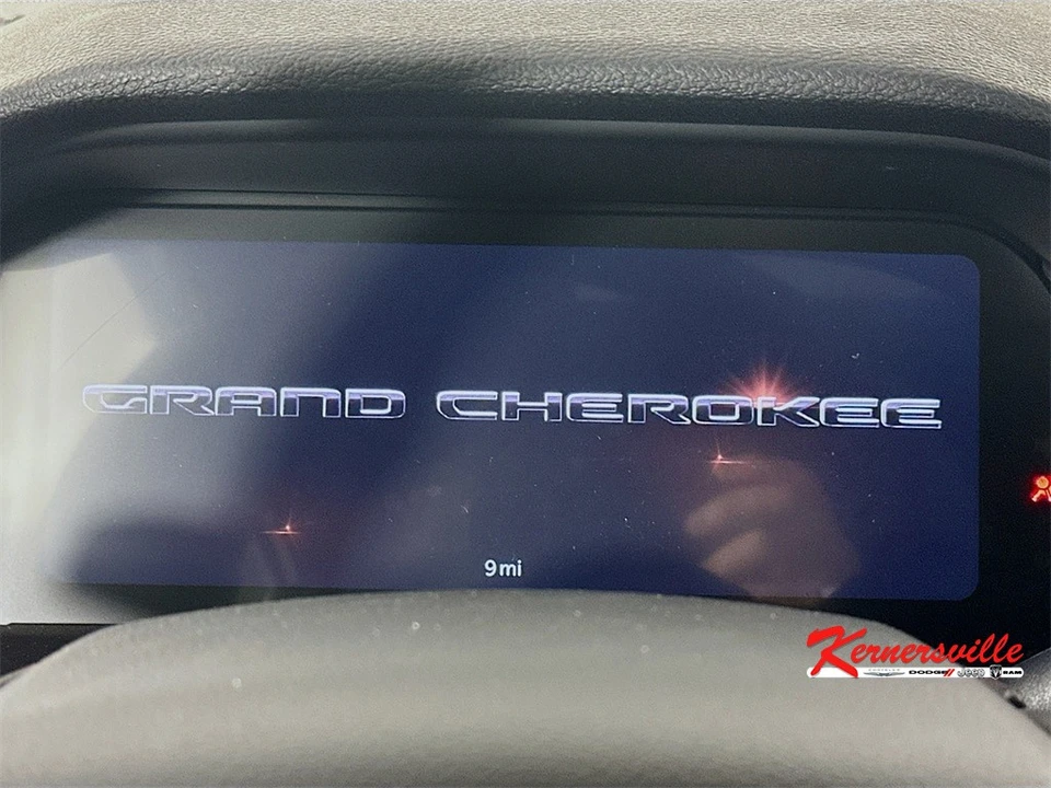 2025 Jeep WL Grand Cherokee - Image 11 of 21