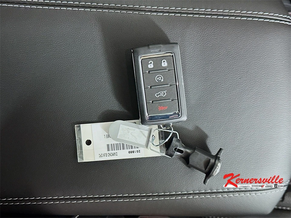 2025 Jeep WL Grand Cherokee - Image 20 of 21