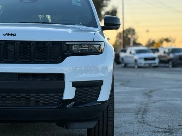 2025 Jeep WL Grand Cherokee - Image 4 of 12