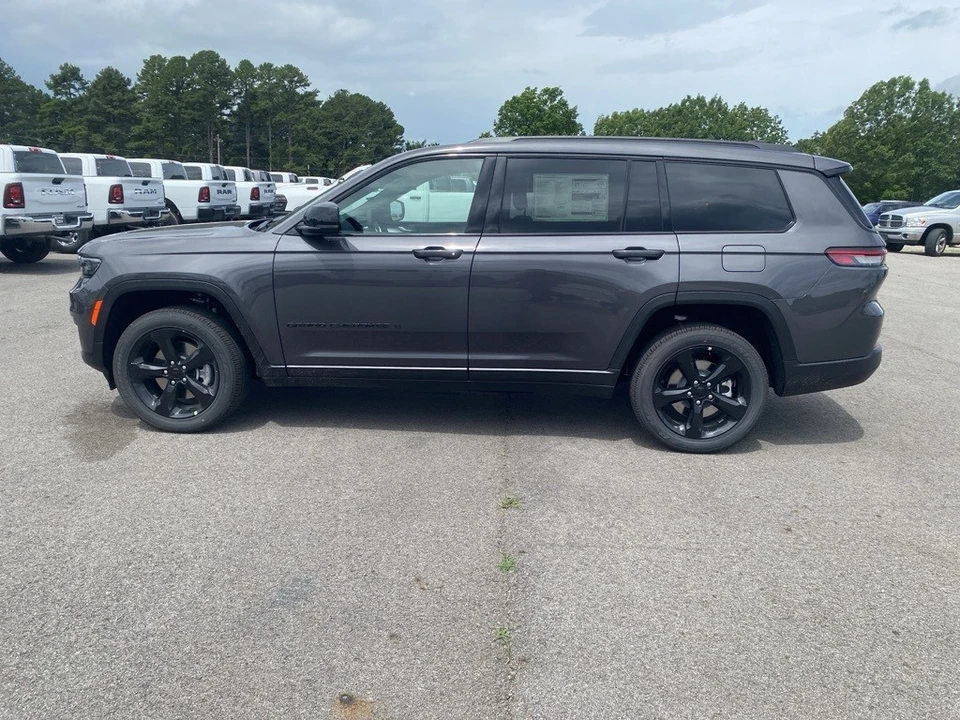 2025 Jeep WL Grand Cherokee - Image 8 of 12