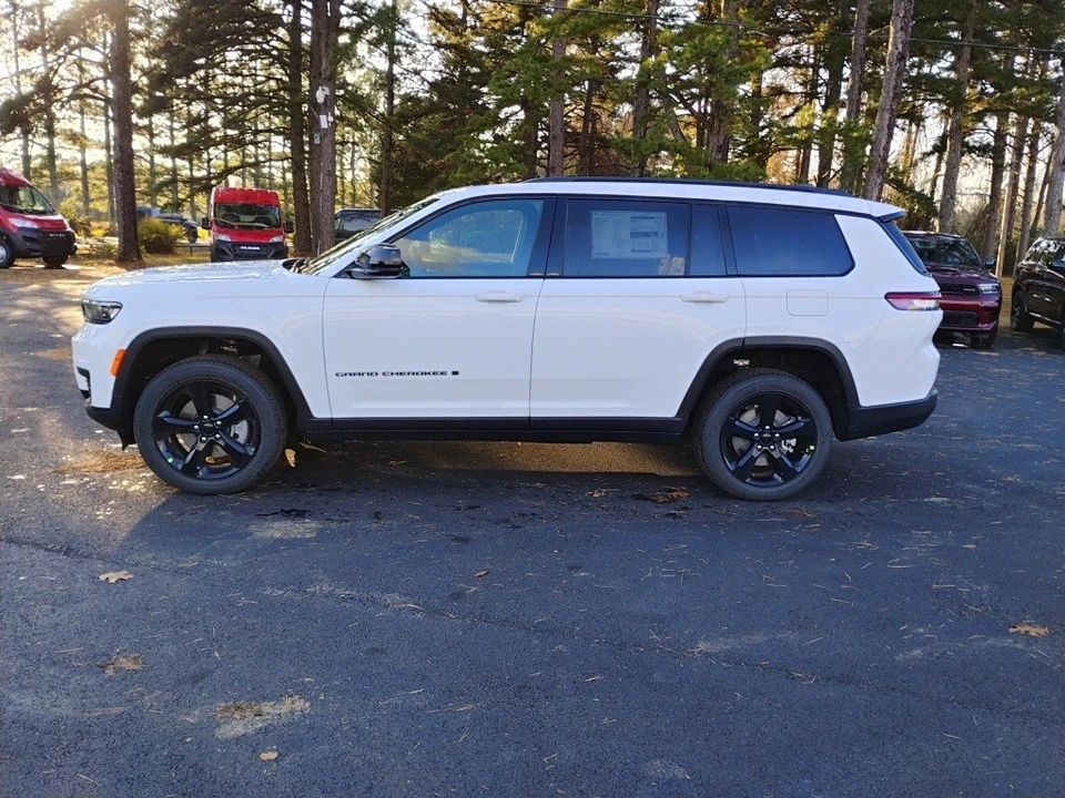 2025 Jeep WL Grand Cherokee - Image 8 of 12