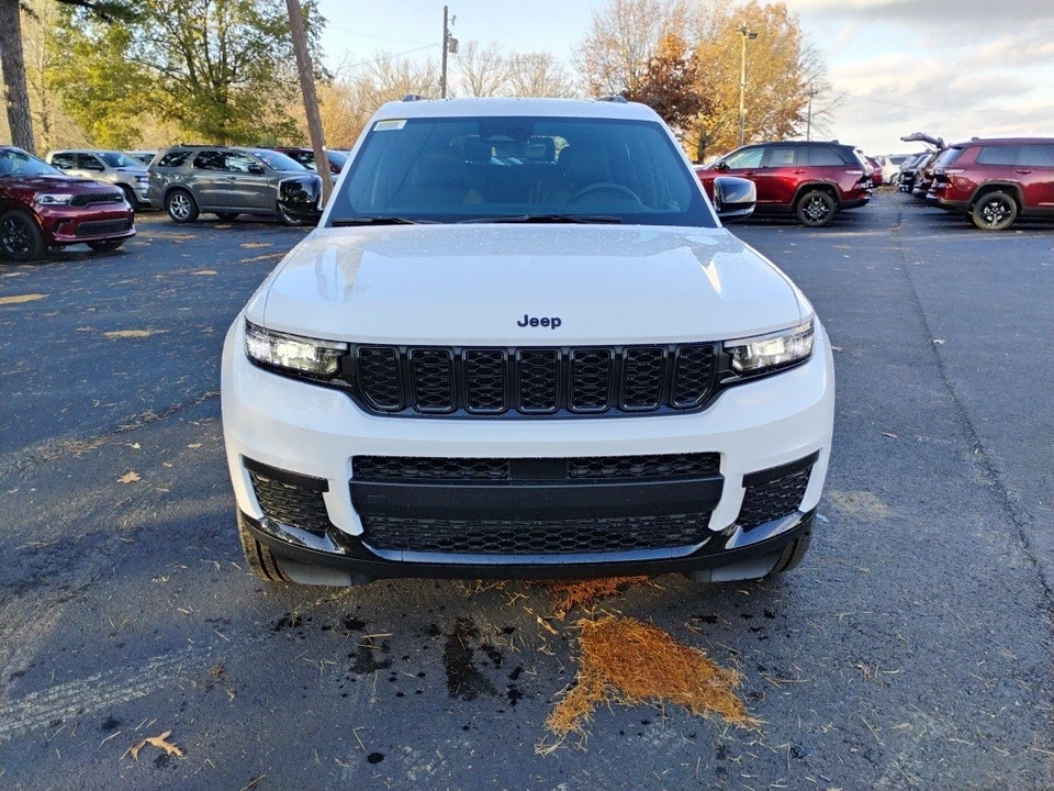 2025 Jeep WL Grand Cherokee - Image 2 of 12