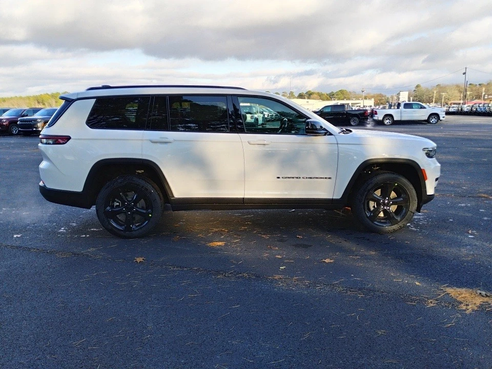 2025 Jeep WL Grand Cherokee - Image 4 of 12