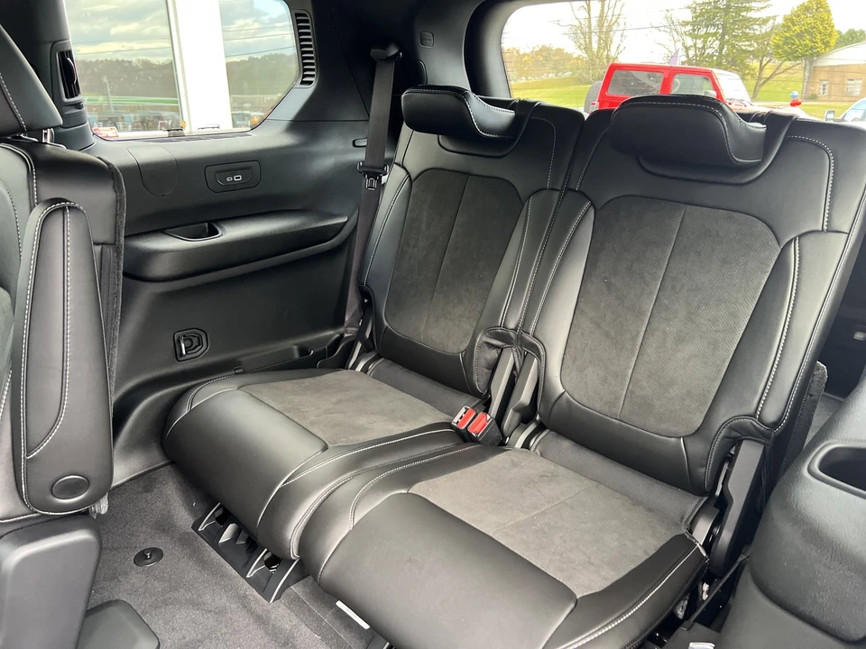 2025 Jeep WL Grand Cherokee - Image 16 of 21