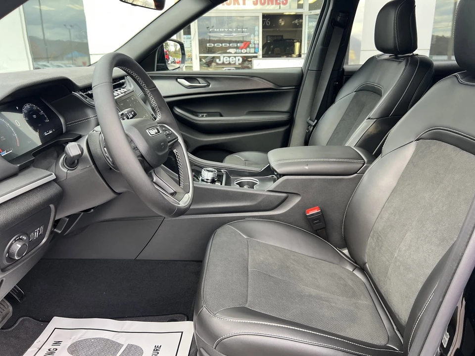2025 Jeep WL Grand Cherokee - Image 17 of 21