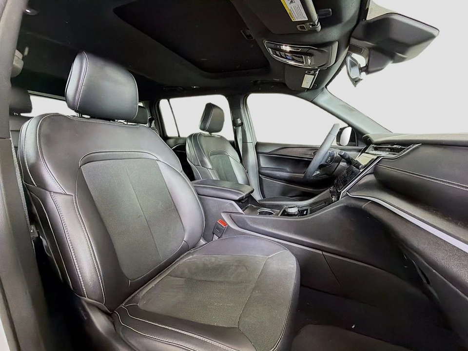 2025 Jeep WL Grand Cherokee - Image 30 of 31