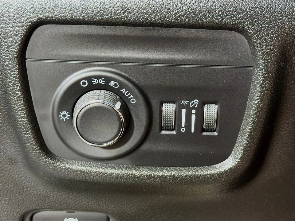 2025 Jeep WL Grand Cherokee - Image 11 of 31