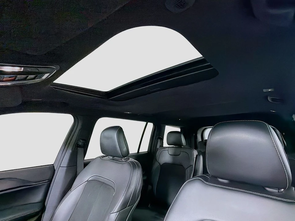 2025 Jeep WL Grand Cherokee - Image 15 of 31
