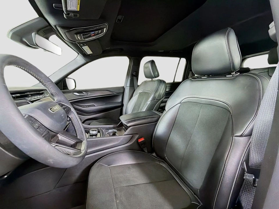2025 Jeep WL Grand Cherokee - Image 12 of 31
