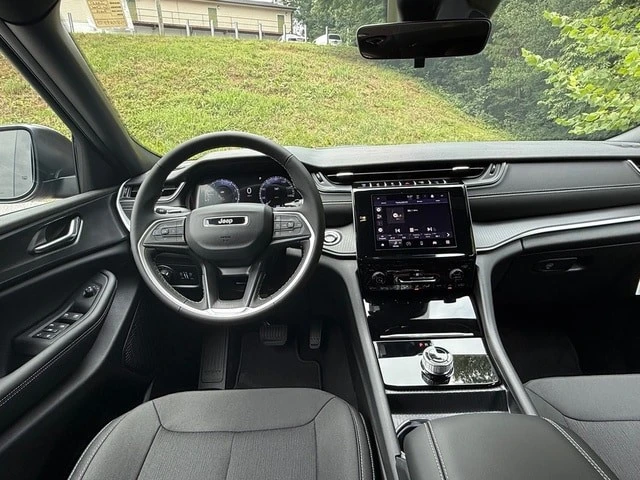 2025 Jeep WL Grand Cherokee - Image 11 of 21