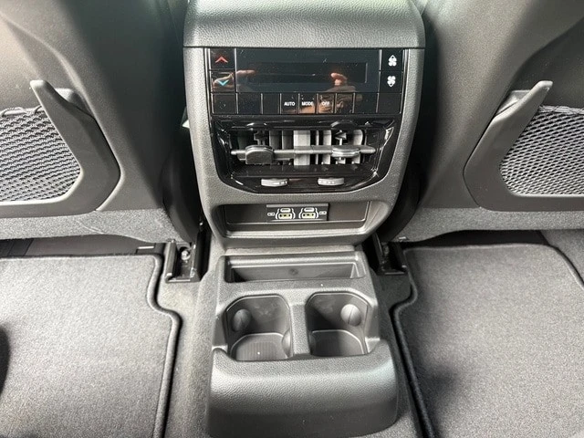 2025 Jeep WL Grand Cherokee - Image 17 of 21