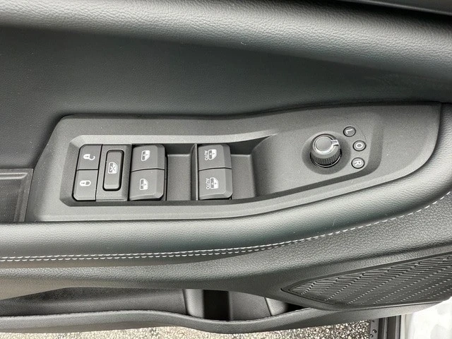 2025 Jeep WL Grand Cherokee - Image 13 of 21