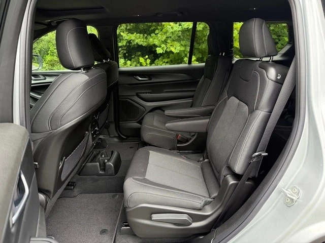 2025 Jeep WL Grand Cherokee - Image 15 of 21