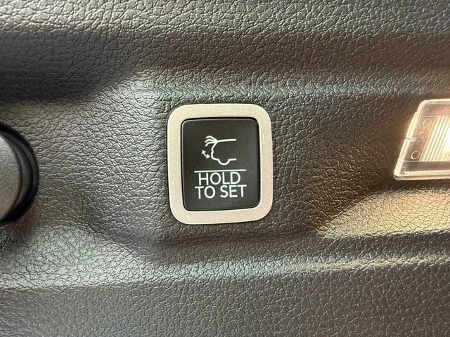 2025 Jeep WL Grand Cherokee - Image 20 of 21