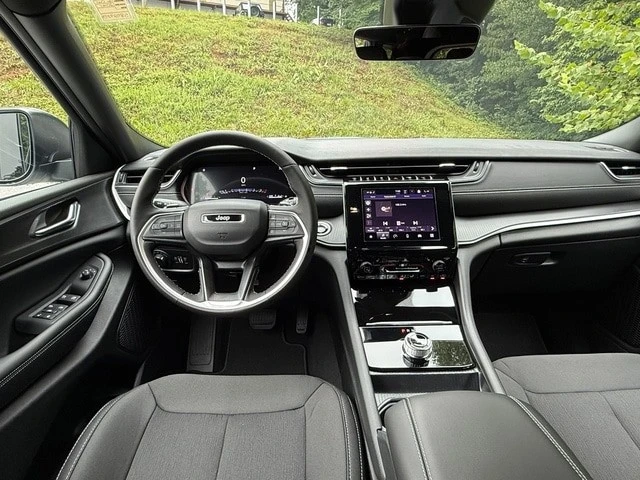 2025 Jeep WL Grand Cherokee - Image 11 of 21