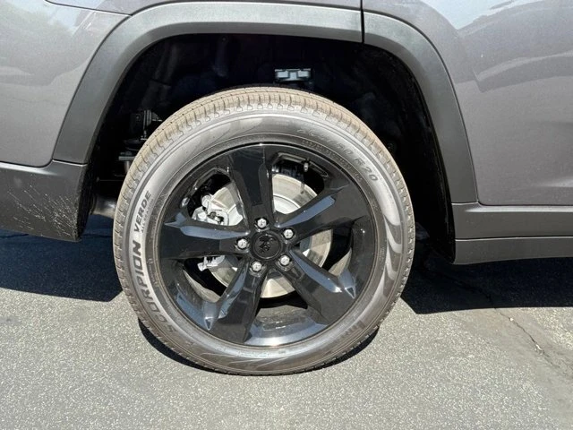 2025 Jeep WL Grand Cherokee - Image 10 of 12