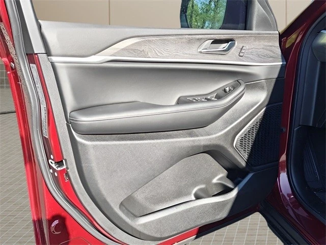2025 Jeep WL Grand Cherokee - Image 16 of 21
