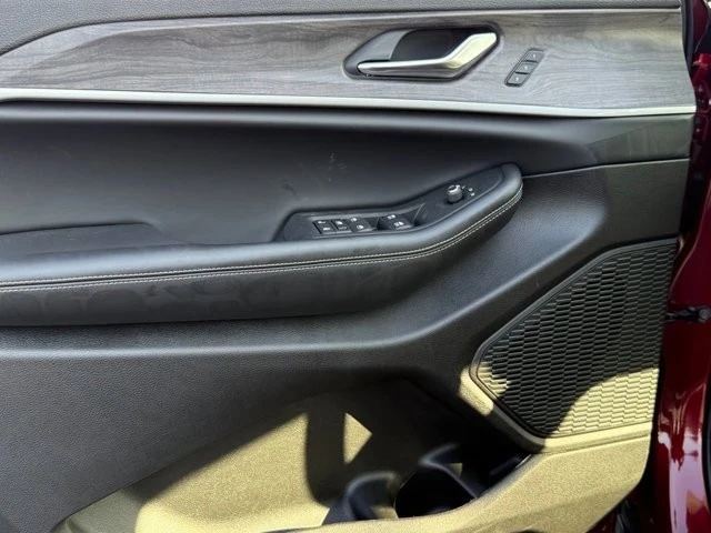 2025 Jeep WL Grand Cherokee - Image 10 of 12