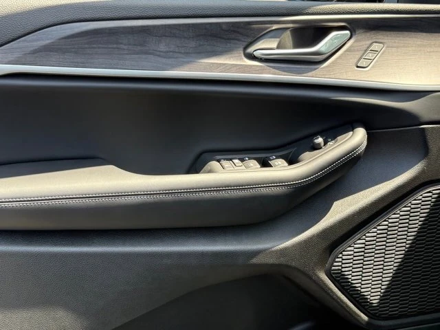 2025 Jeep WL Grand Cherokee - Image 11 of 12
