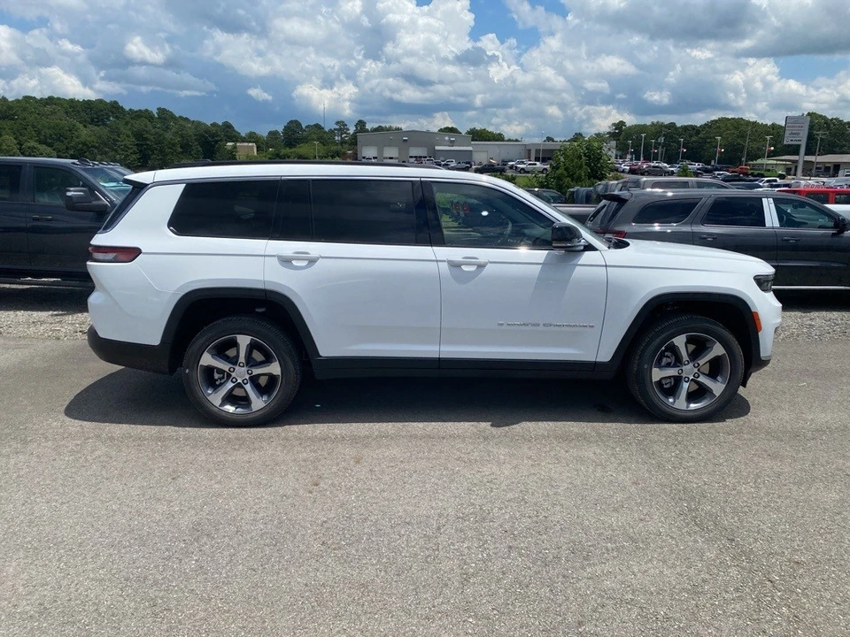 2025 Jeep WL Grand Cherokee - Image 4 of 12