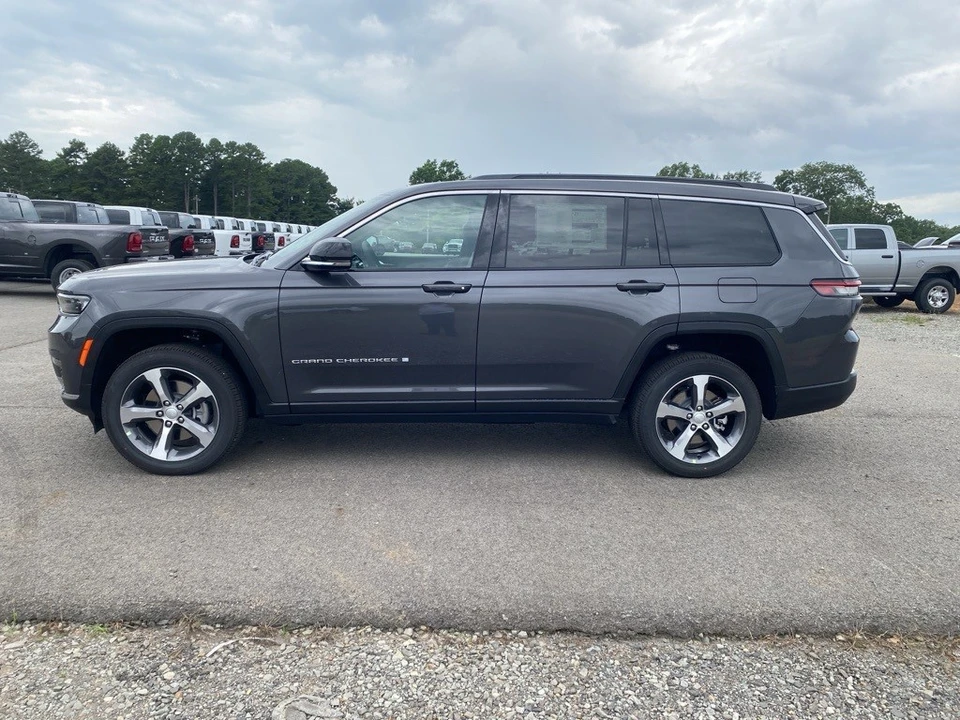 2025 Jeep WL Grand Cherokee - Image 8 of 12