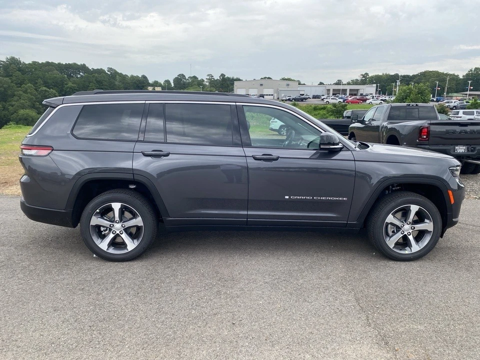 2025 Jeep WL Grand Cherokee - Image 4 of 12